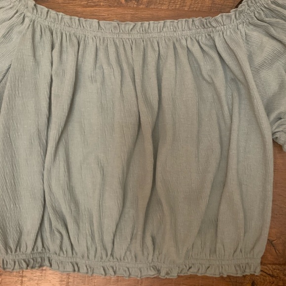 Cropped off the shoulder top - Picture 2 of 5